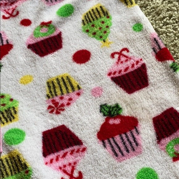 SIZE LARGE XMAS CUPCAKES PAJAMA PANTS -USED - Picture 3 of 4